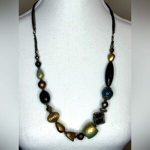 ⭐️ NWOT- Costume Jewelry necklace